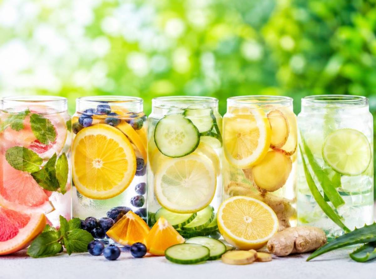 Acqua Detox: le 5 ricette naturali che ti aiutano a bere di più e combattere il caldo dell'estate 2026